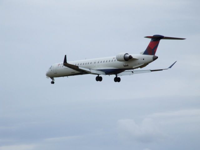 Canadair Regional Jet CRJ-700 —