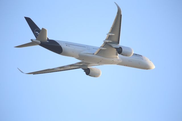 Airbus A350-900 (D-AIXL)