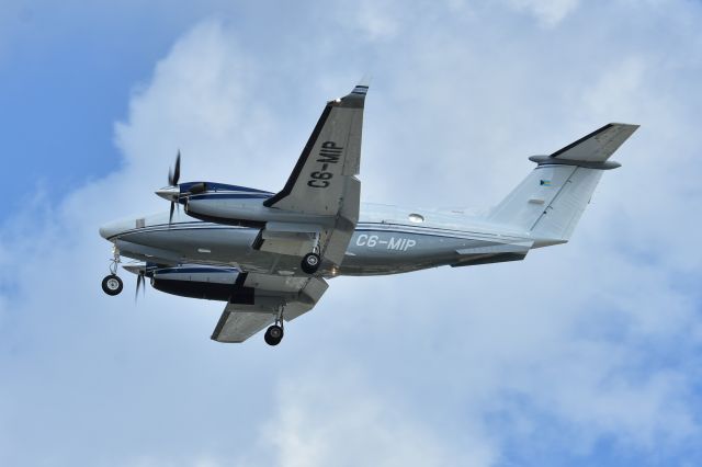 Beechcraft Super King Air 200 (C6-MIP)