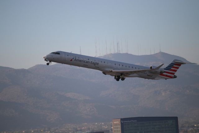 Canadair Regional Jet CRJ-900 (N948LR)