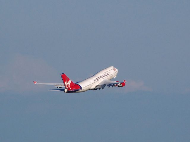 Boeing 747-400 (G-VTOP)