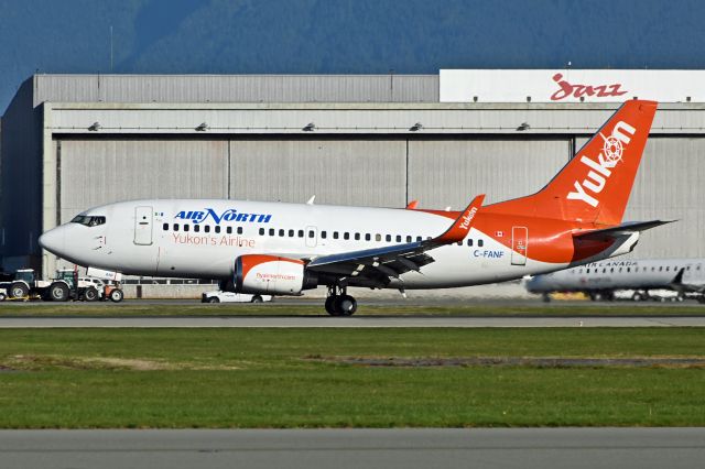 Boeing 737-500 (C-FANF)