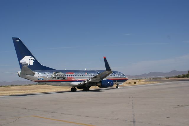 Boeing 737-800 (N784XA)