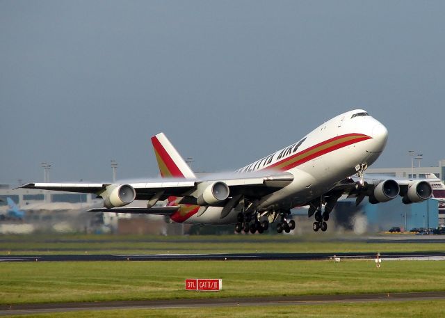 Boeing 747-200 (N704CK) - take off  runway 25r