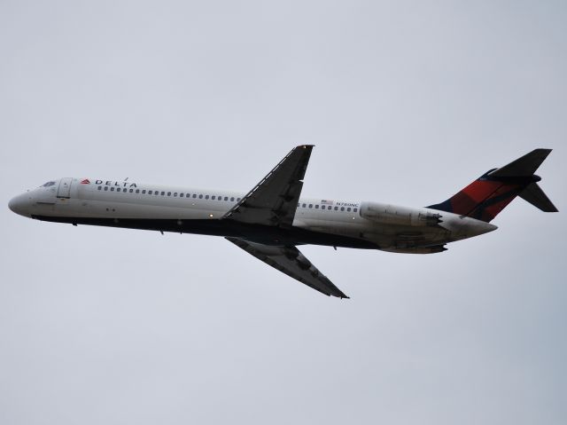 McDonnell Douglas DC-9-50 (N780NC) - Departing 36C - 3/9/12