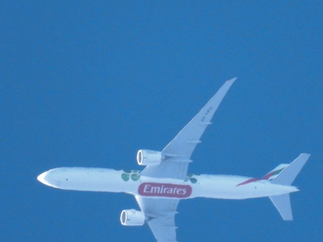 BOEING 777-300ER (A6-EPU)
