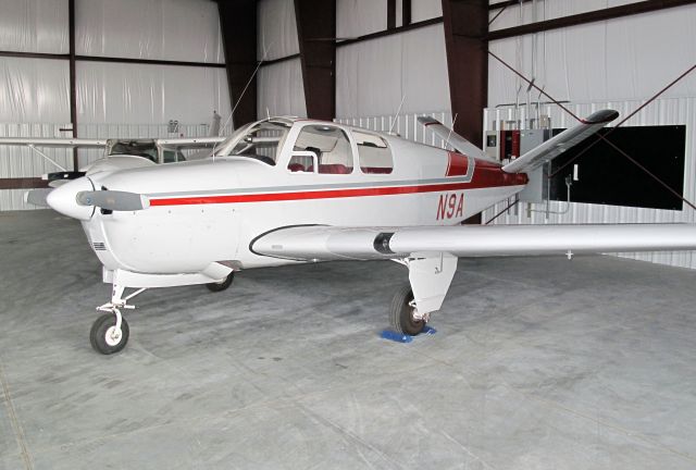 Beechcraft 35 Bonanza (N9A) - Timeless.