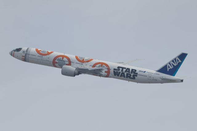 BOEING 777-300ER (JA789A) - BB-8 ANA JET Livery