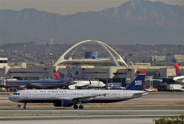 Airbus A321 (N176UW)