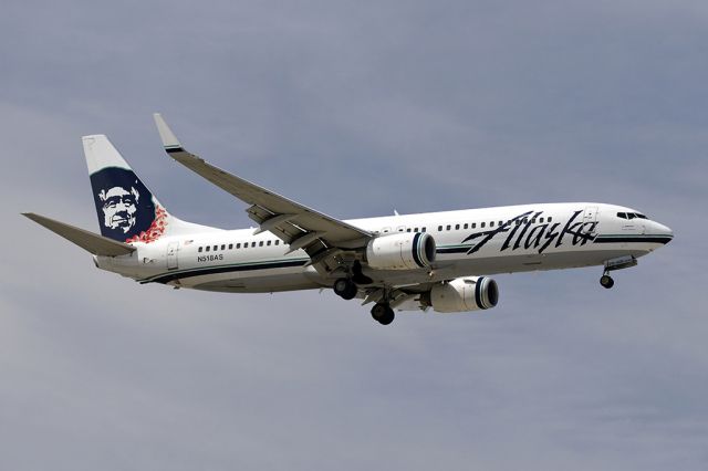 Boeing 737-800 (N518AS) - Arriving on 28L at ORD from SEA.