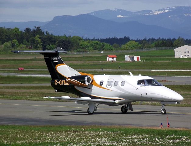 Embraer Phenom 100 —