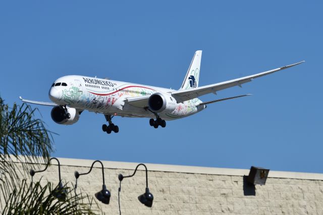 Boeing 787-8 (XA-ADL) - 02-06-23