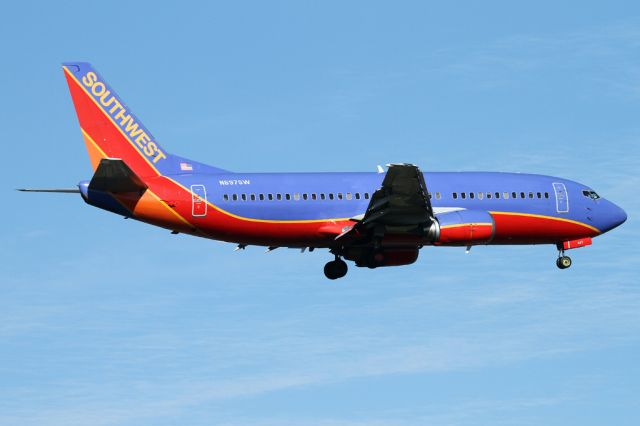 BOEING 737-300 (N697SW)