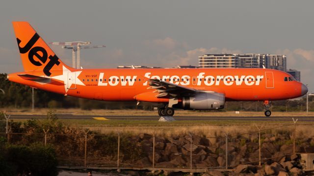 Airbus A320 (VH-VGF)