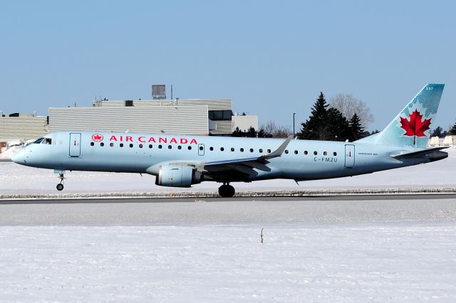 Embraer ERJ-190 (C-FMZU)