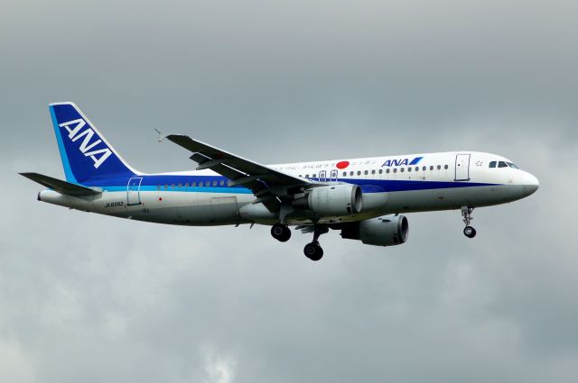 Airbus A320 (JA8392) - 2013-09-11