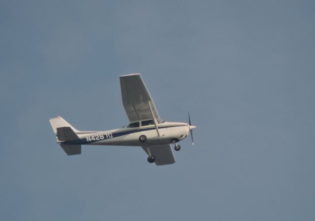 Cessna Skyhawk (N4287Q) - Shown here is this Cessna Skyhawk flying high over Sandy Hook NJ in the Autumn of 2015.