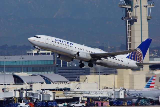 Boeing 737-800 (N17244)