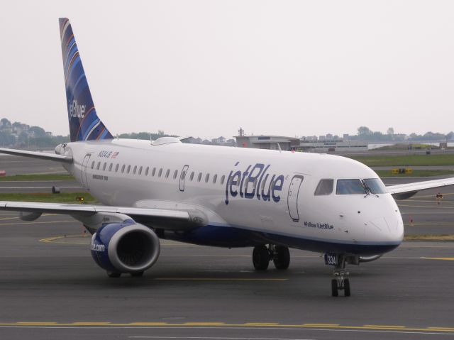 Embraer ERJ-190 (N334JB)