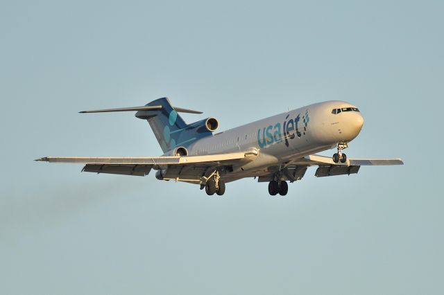 BOEING 727-200 (N726US) - 23-R 12-11-23. Never tire of seeing this profile sliding down final.