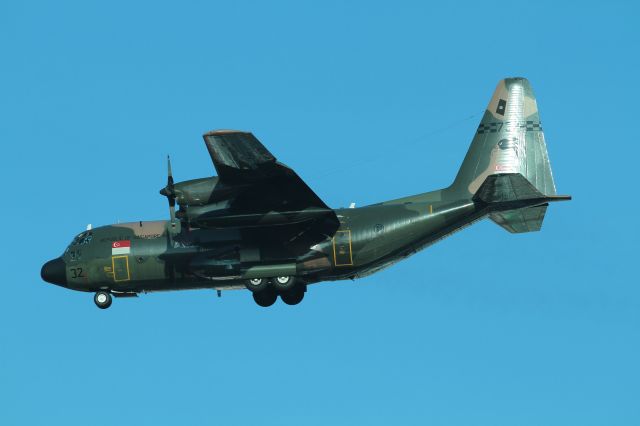 Lockheed C-130 Hercules (N732)