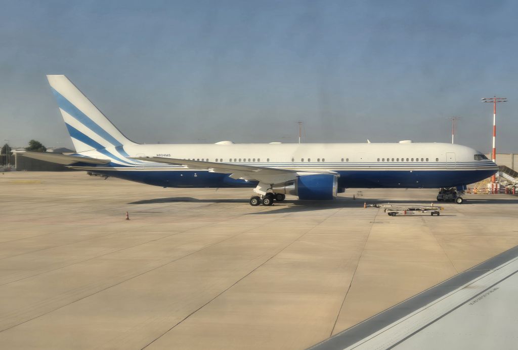BOEING 767-300 (N804MS)