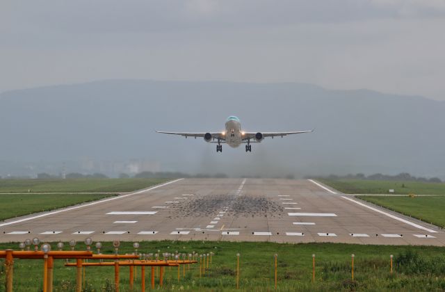 Airbus A330-300 (HL7552)