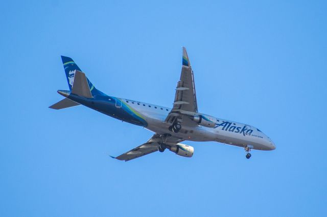 Embraer 175 (N637QX) - ASA/QXE2394 PDX-RNO