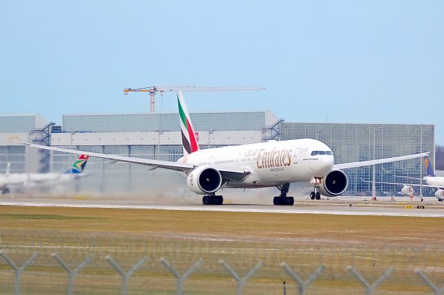 BOEING 777-300ER (A6-ECV)