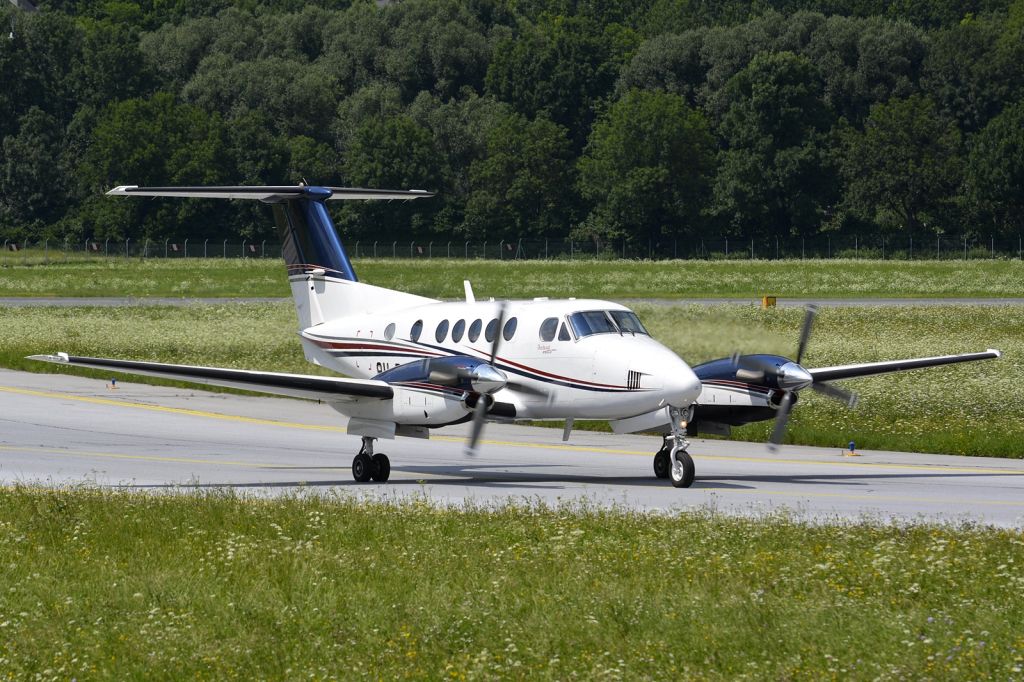 Beechcraft Super King Air 200 (9H-RBA)