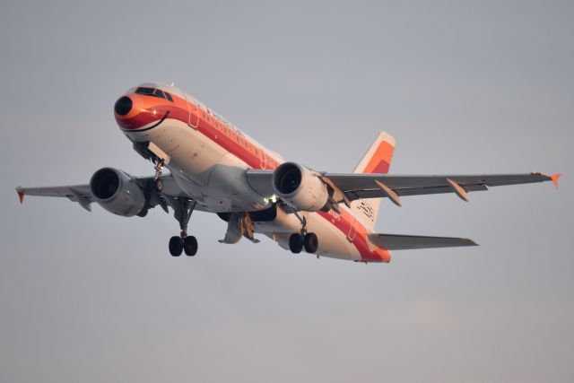Airbus A319 (N742PS) - PSA Heritage Jet departing 23-R on 12-28-22