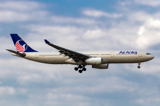 Airbus A330-300 (TC-NYA)