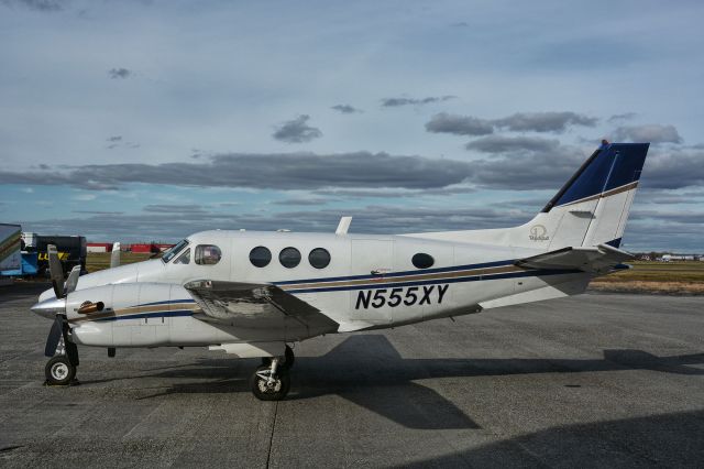 Beechcraft King Air 90 (N555XY) - In transit to CYHU. 12-11-2020.