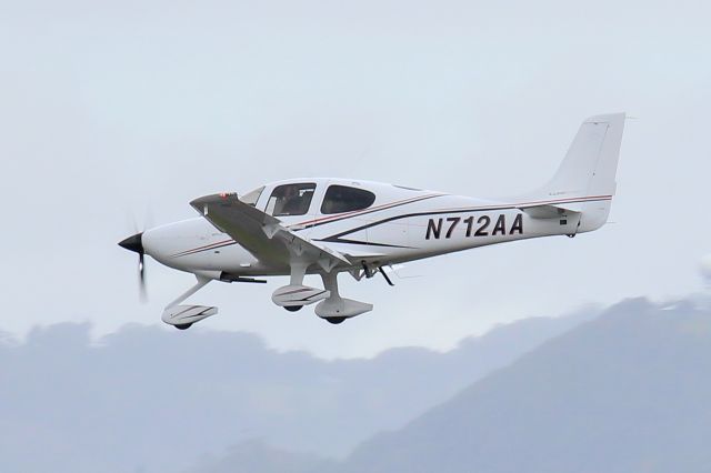 Cirrus SR-22 (N712AA)