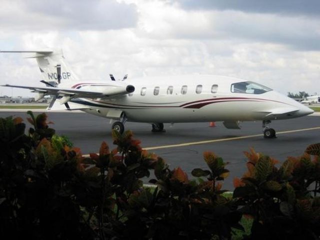 Piaggio P.180 Avanti (N105GP)