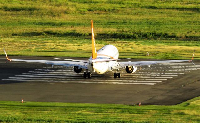 Boeing 737-800 (C-GKVV)