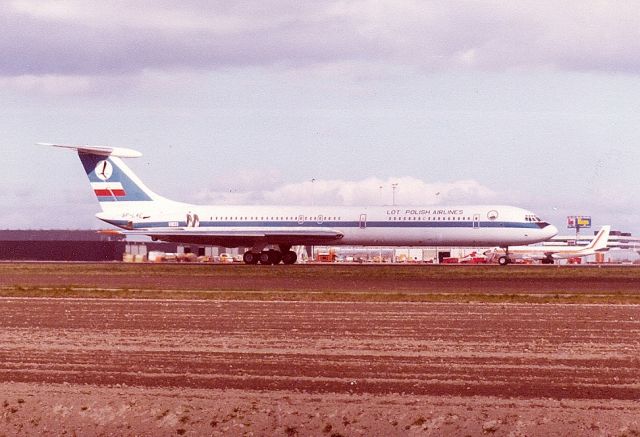 Ilyushin Il-62 (SP-LAB) - LOT IL62 cn21105