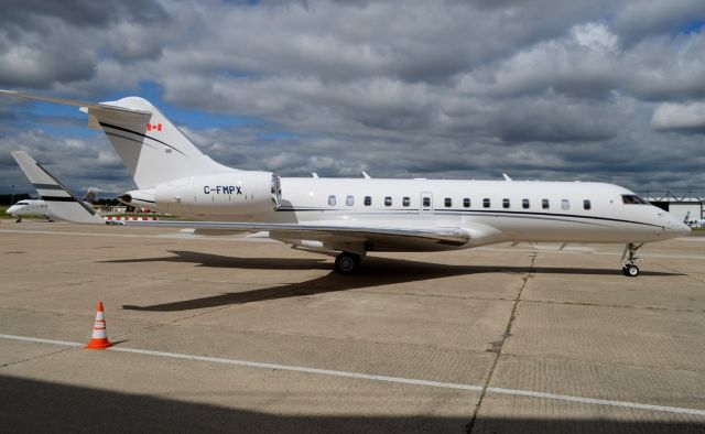 Bombardier Global 5000 (C-FMPX)