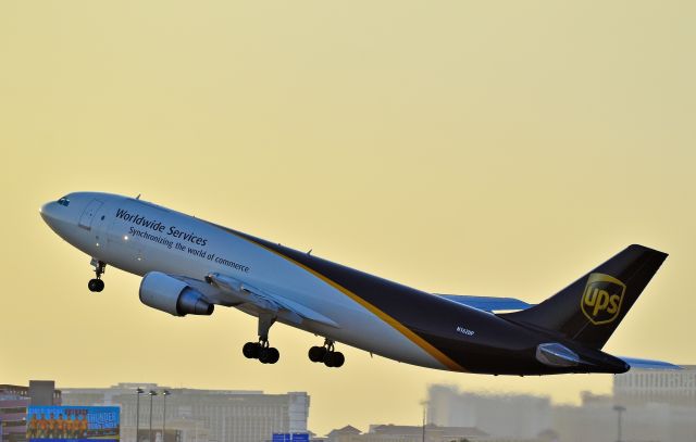 Airbus A300F4-600 (N162UP) - N162UP United Parcel Service - UPS Airbus A300F4-622R (cn 851)  - Las Vegas - McCarran International (LAS / KLAS) USA - Nevada, May 25, 2012 Photo: Tomás Del Coro