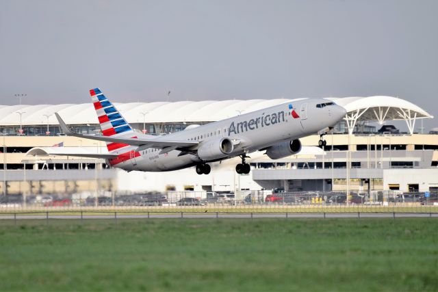 Boeing 737-800 (N964NN) - 23-R 04-04-23