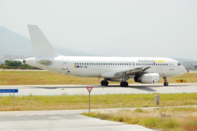 Airbus A320 (EC-LQL)