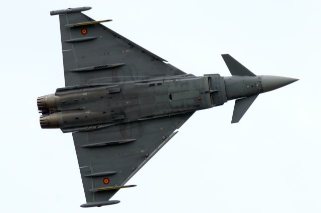 EUROFIGHTER Typhoon (N1403) - Luchtmachtdagen 2016 at Leeuwarden. Outstanding performance by Spanish pilot.