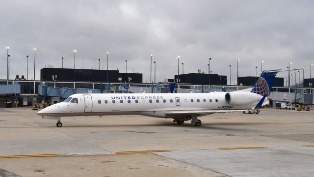 Embraer EMB-145XR (N25134) - United Express Embraer ERJ-145XR N25134 in Chicago 