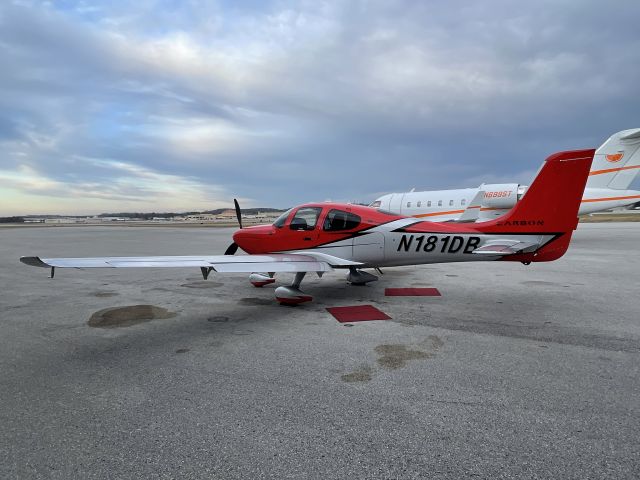 Cirrus SR22 Turbo (N181DB)