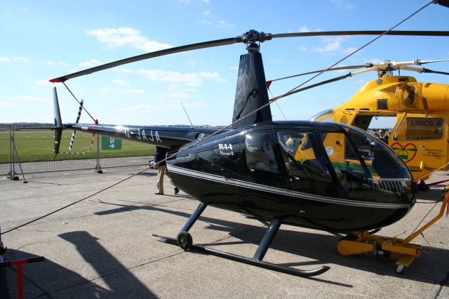 Robinson R-44 (G-JAJA)