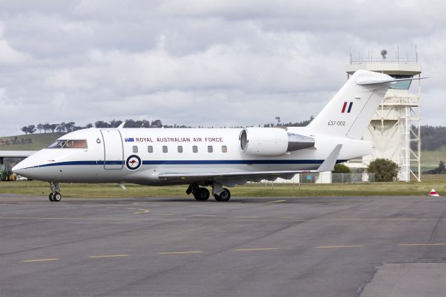 Canadair Challenger (A37002) - Royal Australian Air Force (A37-002) Bombardier CL-600-2B16 Challenger 604 taxiing at Wagga Wagga Airport.