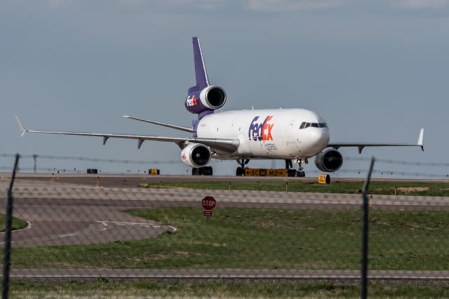 Boeing MD-11 (N576FE)