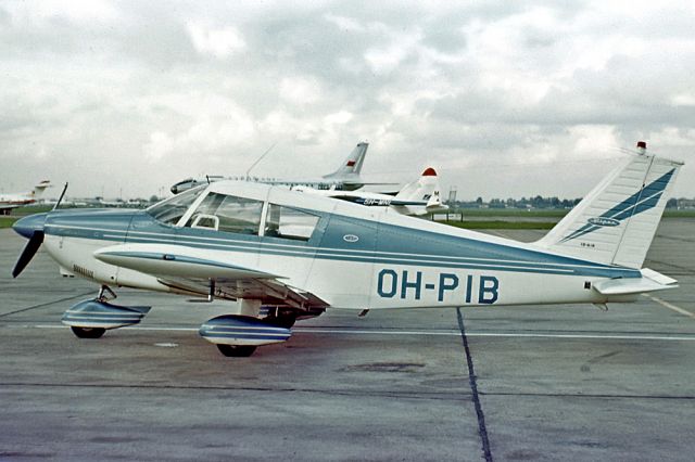 OH-PIB — - PIPER PA-28-140 CHEROKEE - REG OH-PIB (CN 28-3184) - HEATHROW INTERNATIONAL AIRPORT LONDON UK -EGLL 12/9/1967