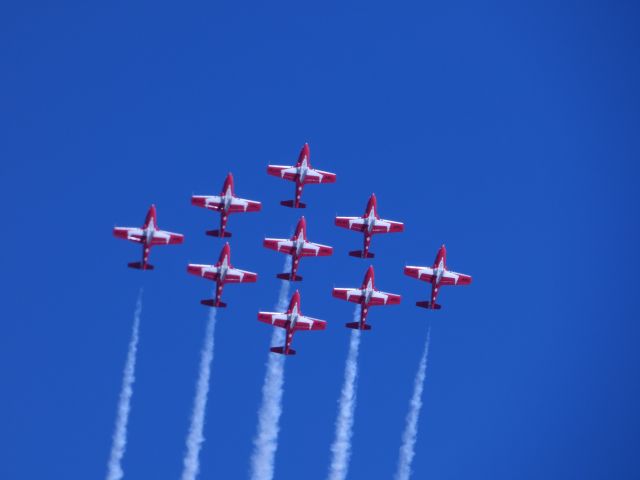 — — - j'étais à l'aéroport pour le spectacle aérien de 2016