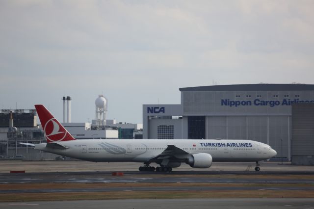 BOEING 777-300 (TC-JJM)